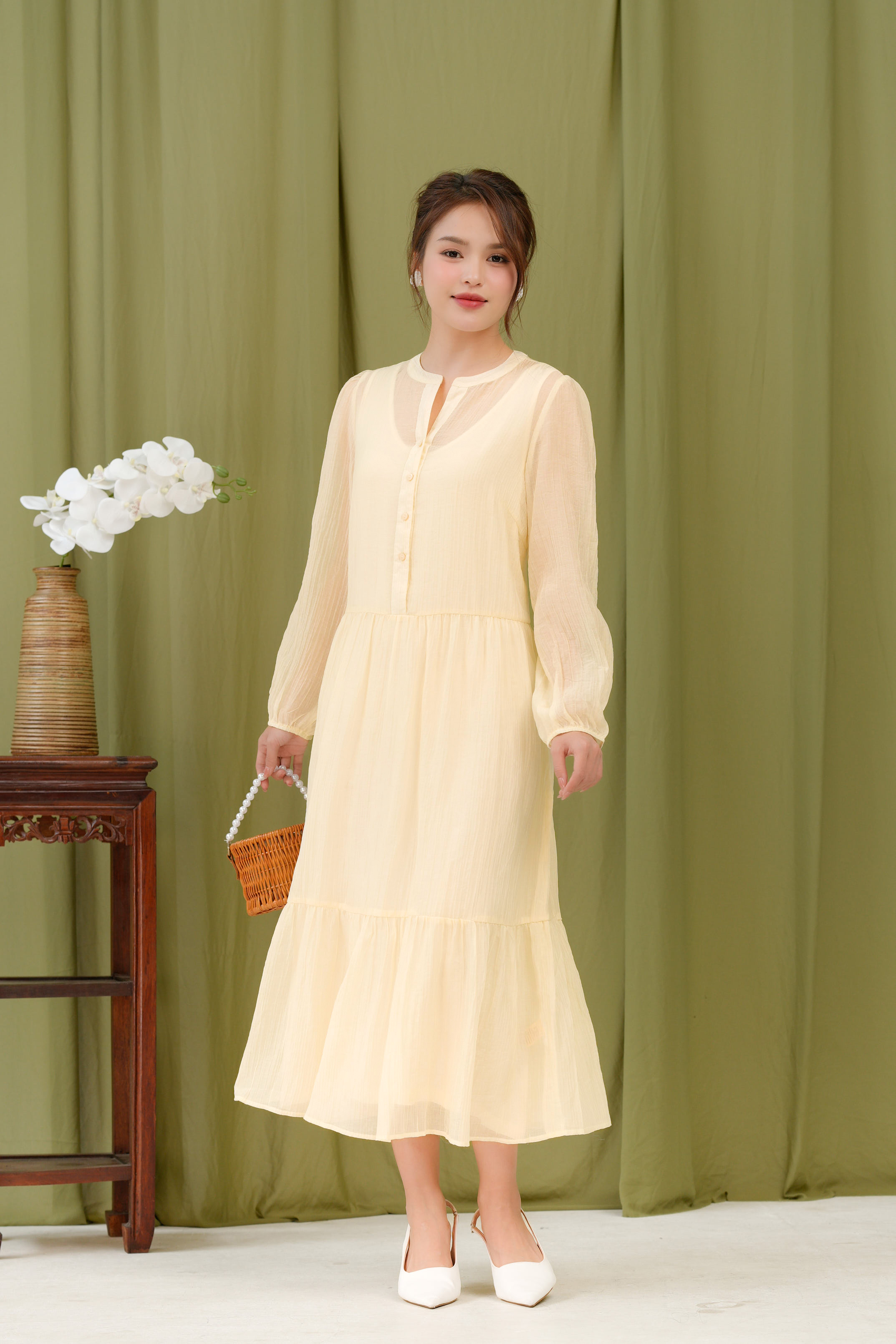 SWANLAKE | Váy Đầm Maxi Hai Lớp Rời Cổ Trụ Nằm Tay Dài Chất Tơ Xốp Lót Lụa Hàn Đi Tiệc - D12073LW01