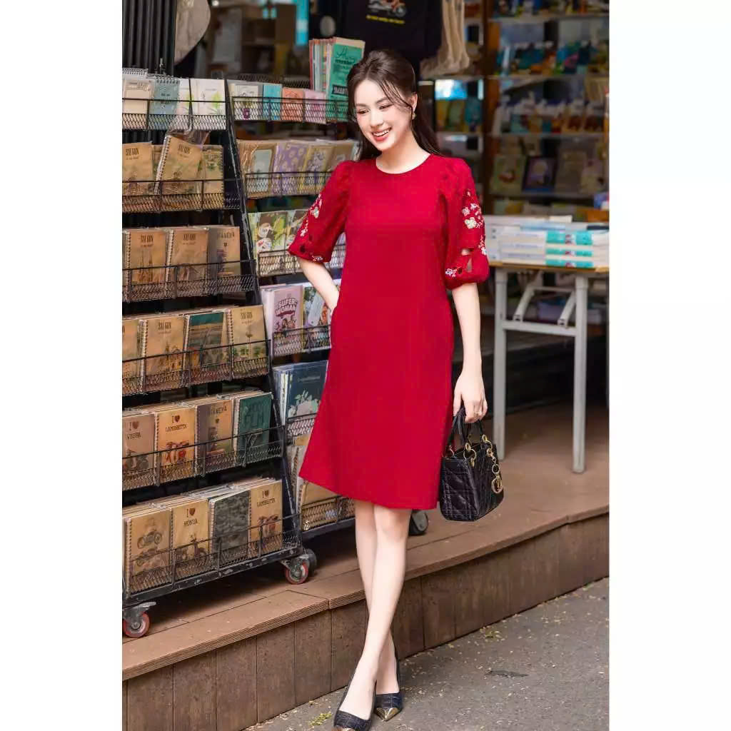 Đầm Linen Thêu 2 Bên cánh Tay Swanlake - D11725LW01