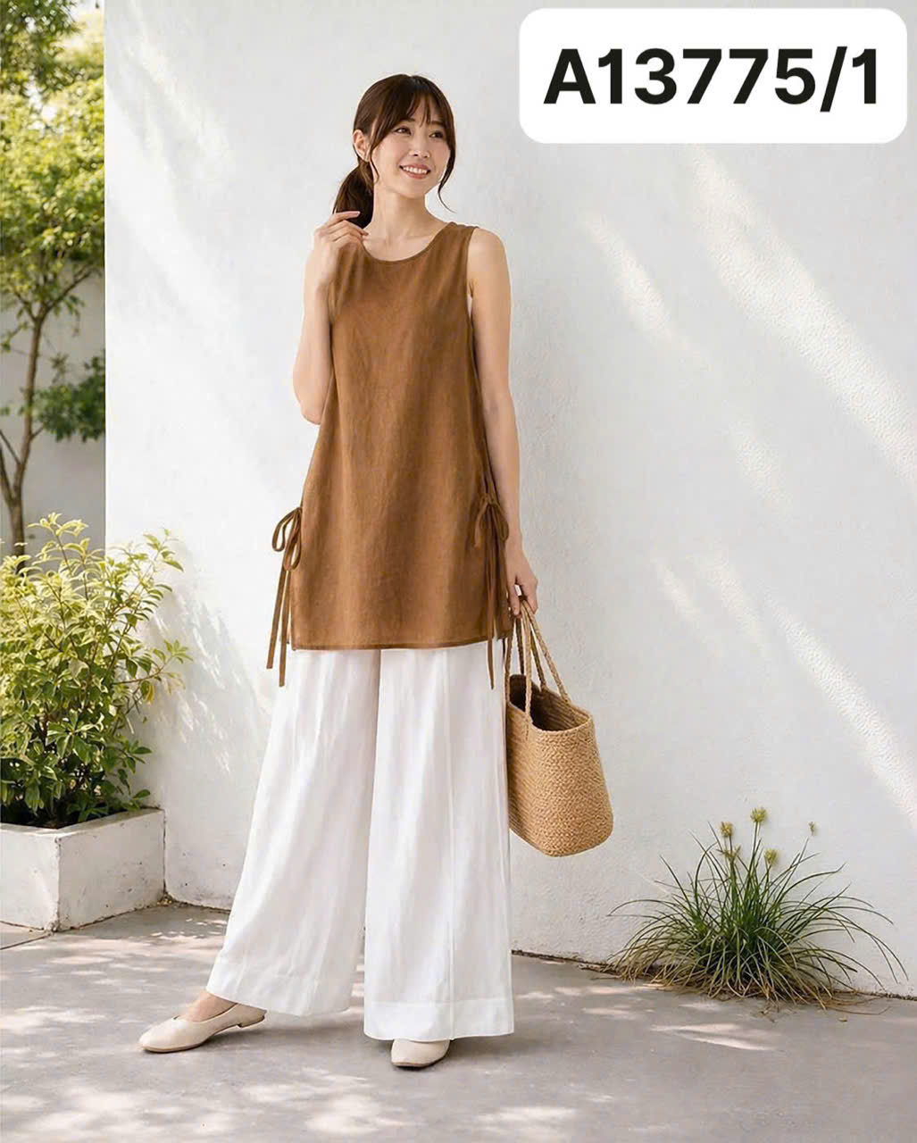 SWANLAKE | Áo Kiểu Nữ Vải Linen Tơ Sát Nách Dáng Dài Cổ Tròn Xẻ Tà Dây Thắt Nơ Dạo Phố Hè A13775LW01