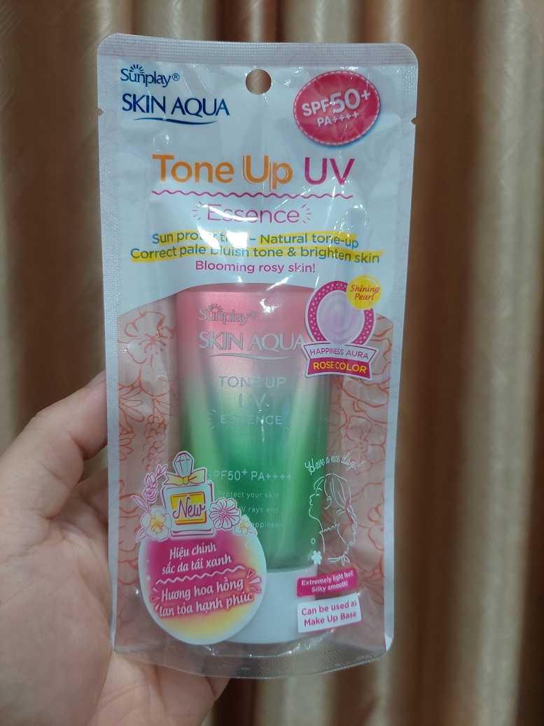 Kem Chống Nắng Nhật Bản Skin Aqua Tone Up UV Essence SPF50+ PA++++ ( Hương Hoa Hồng 80g )