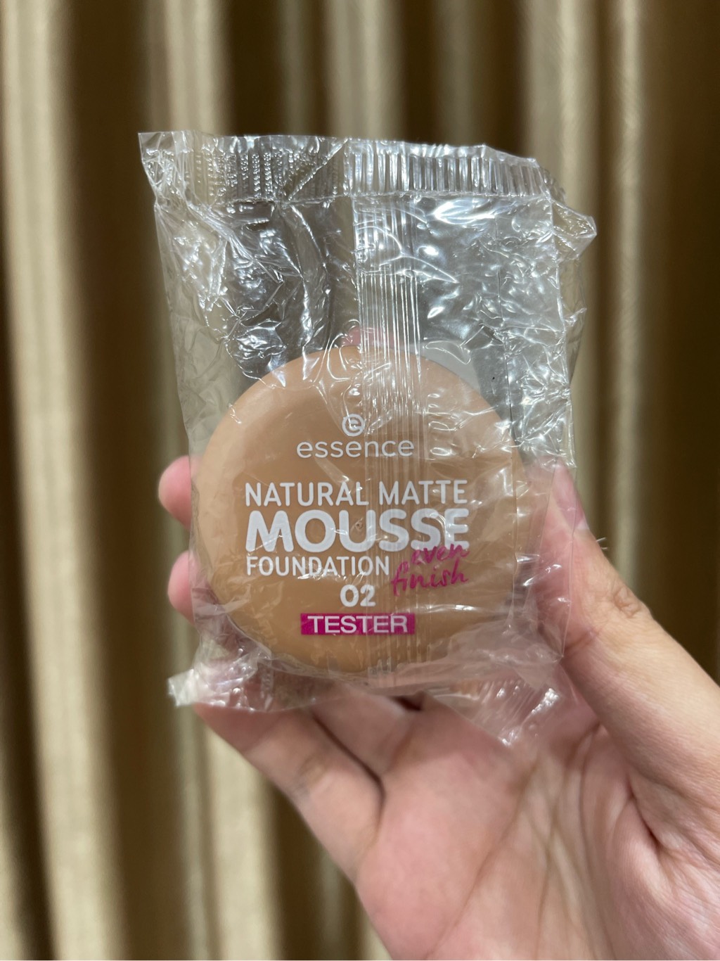 Phấn tươi Đức Essence Soft Touch Mousse MakeUp, 16gr