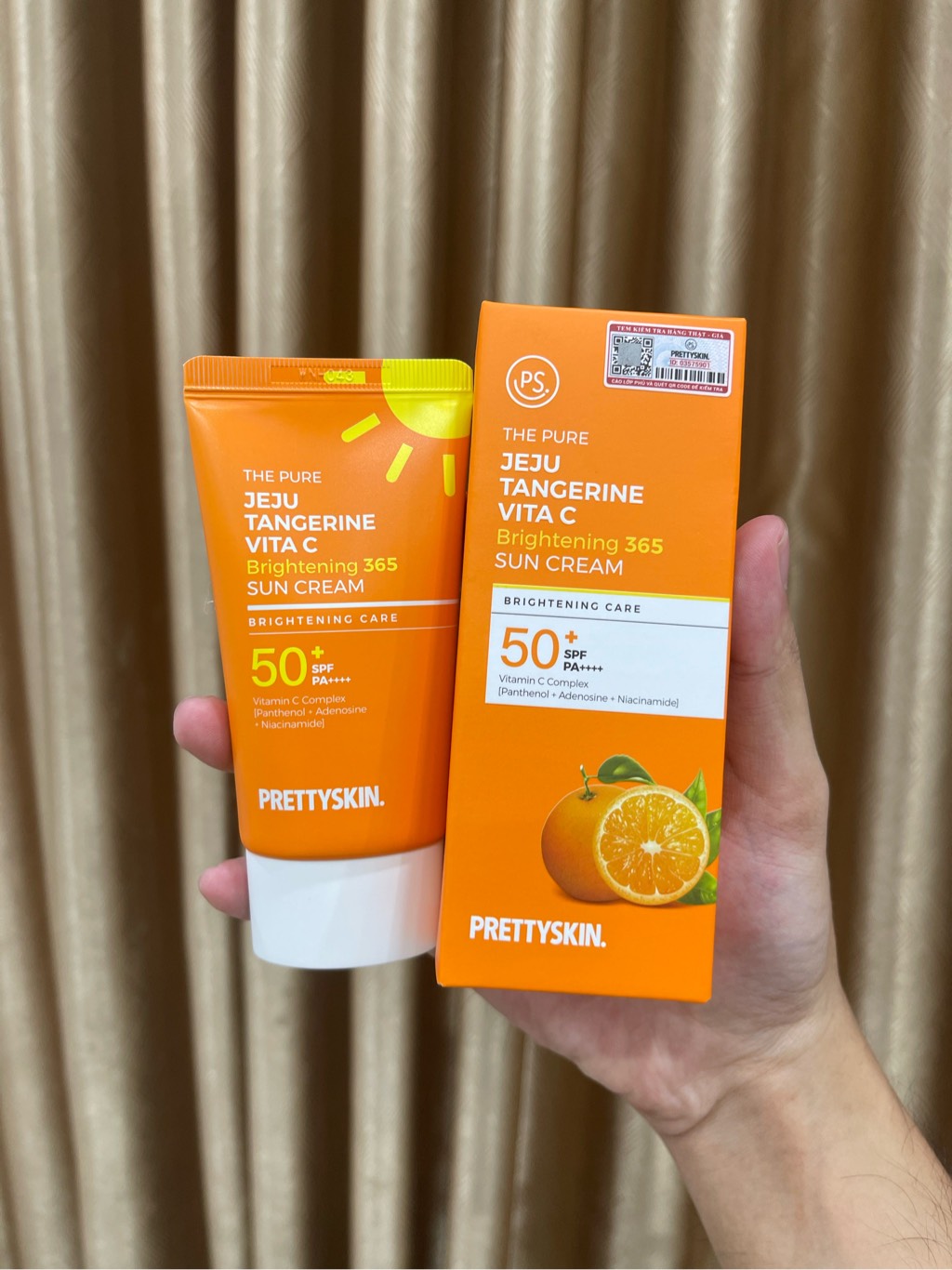 Kem Chống Nắng Quýt Đỏ Vitamin C Prettyskin The Pure Jeju Tangerine Vita C Brightening 365 Sun Cream Hàn Quốc 50ml