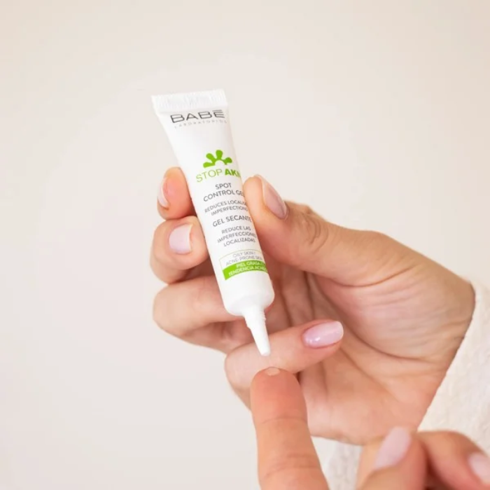 Gel dưỡng da Stop AKN Spot Control Gel 8ml