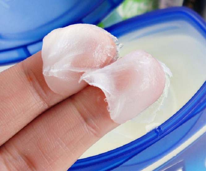 d55 - Kem dưỡng đa năng cấp ẩm chống nẻ Vaseline  50ml