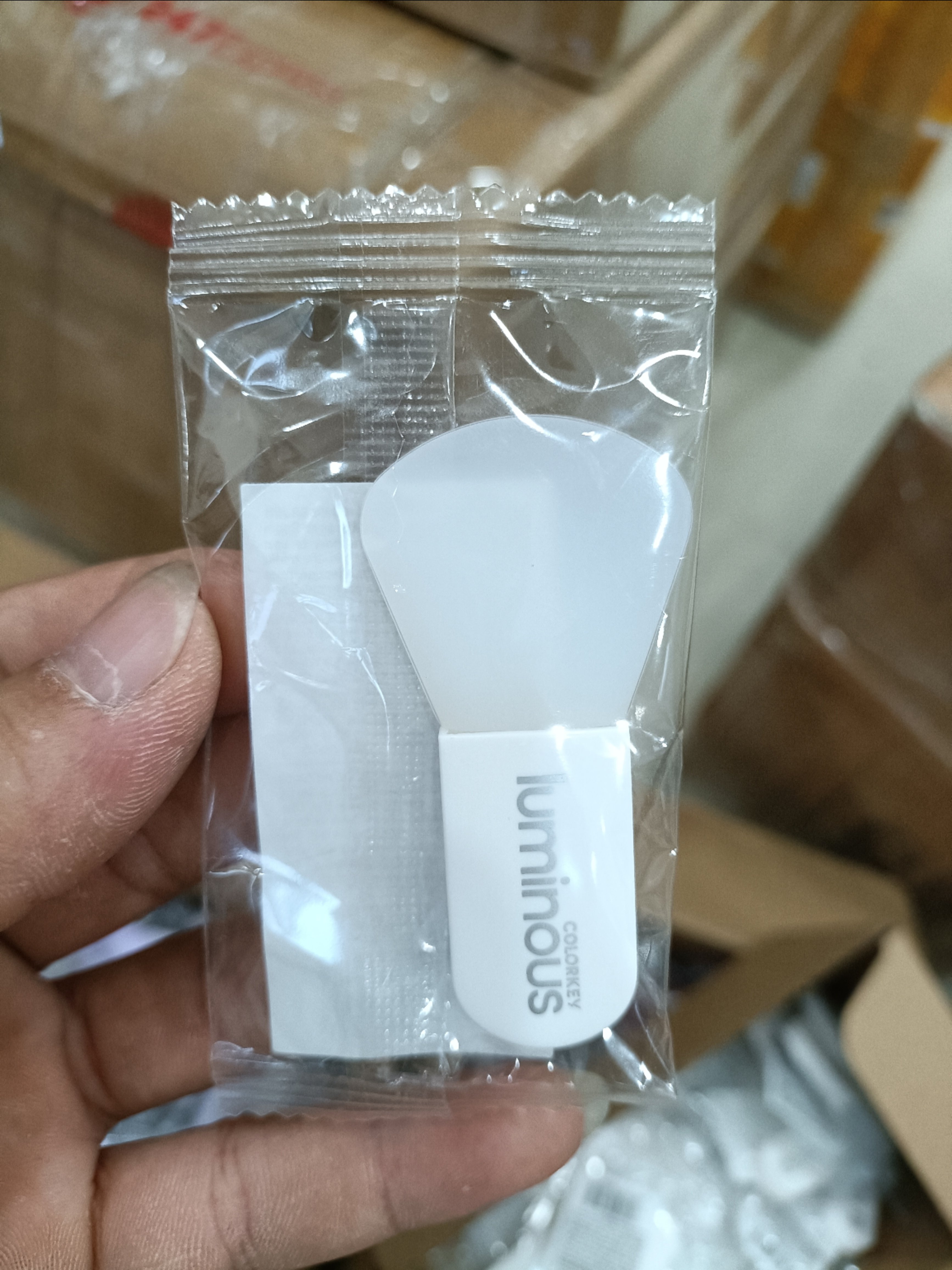 f369 - Colorkey - Cọ Silicon Colorkey Luminous Silicone Brush