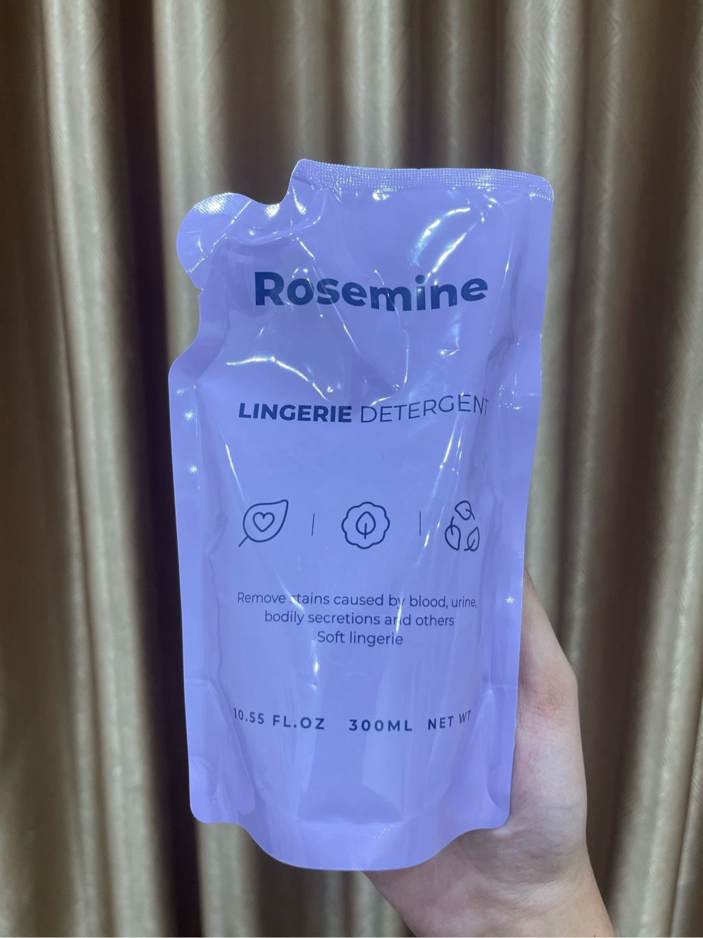Nước Giặt Đồ Lót Lành Tính & Dịu Nhẹ Rosemine Lingerie Detergent Hàn Quốc 300ml