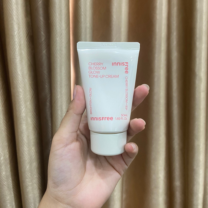 Kem Dưỡng trắng da INNISFREE JEJU CHERRY BLOSSOM TONE UP CREAM 50ml