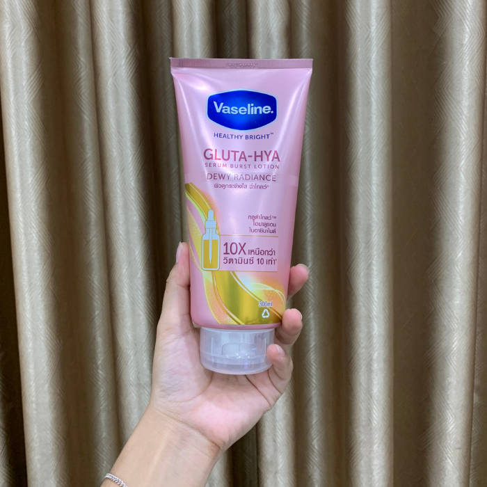 Sữa Dưỡng Thể Trắng Da Chống Nắng Vaseline Healthy Bright GLUTA-HYA 300ml