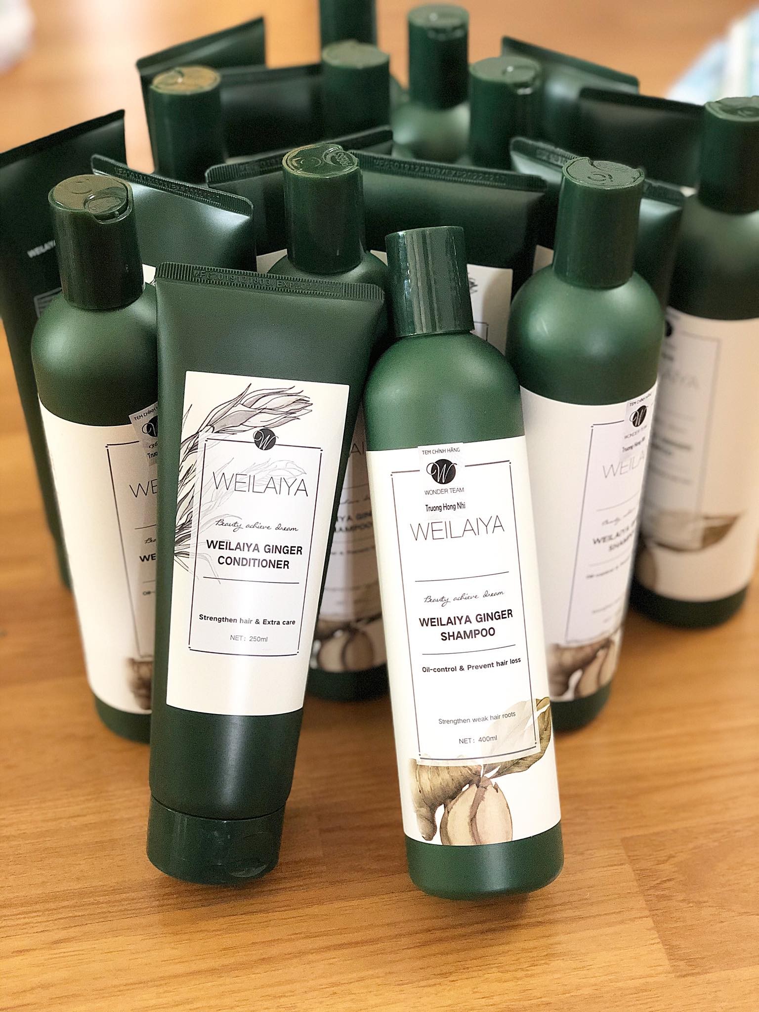Bộ Dầu Gội Xã Tinh Chất Gừng Weilaiya Ginger (Shampoo  400ml và Conditioner - 250ml)