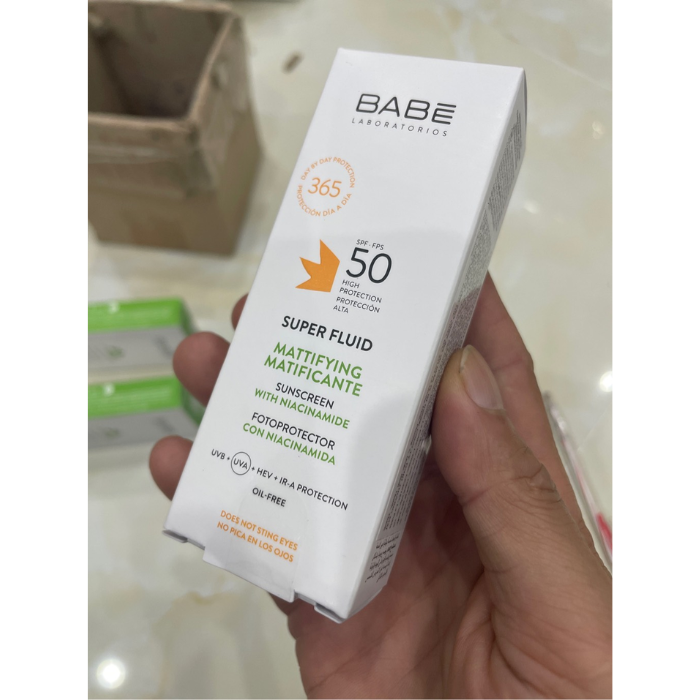 Kem chống nắng kiểm soát dầu da mụn Super Fluid Mattifying / Hyaluronic Acid Sunscreen SPF50 50ml