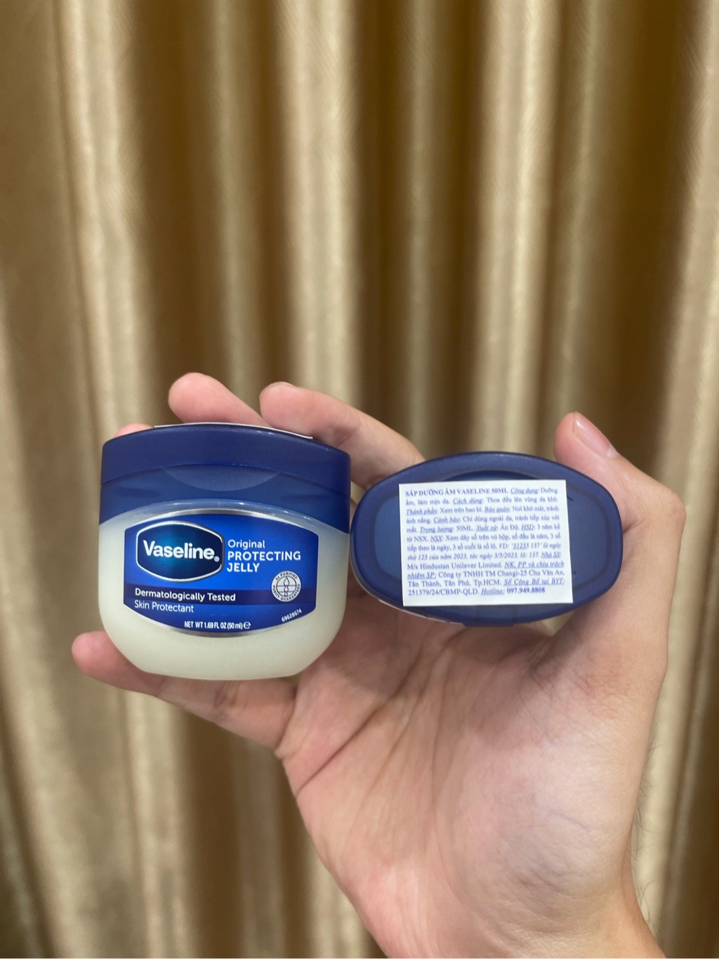 d55 - Kem dưỡng đa năng cấp ẩm chống nẻ Vaseline  50ml