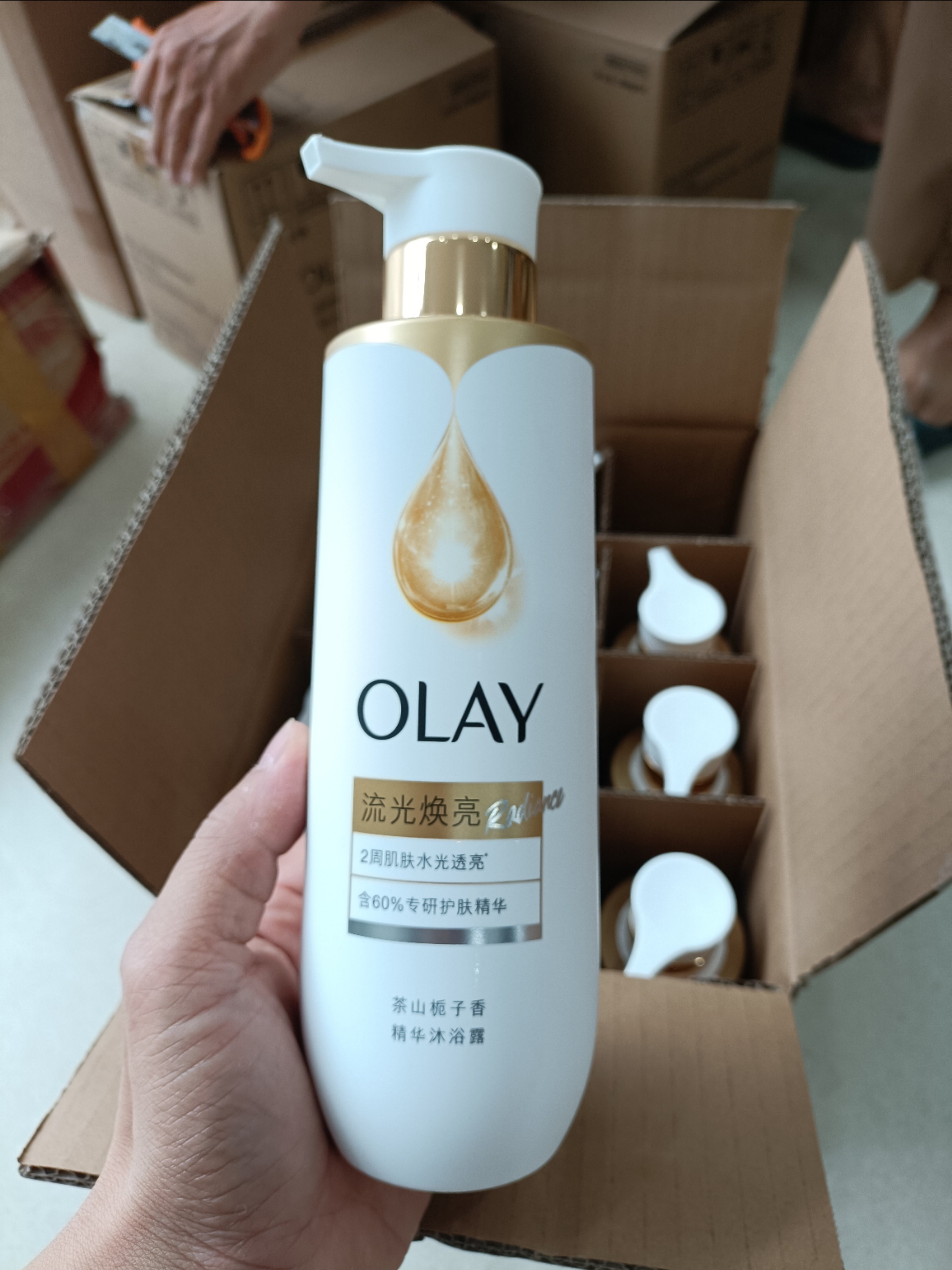 f370 - Sữa tắm OLAY (dạng chai có vòi) đủ mùi hương dành cho nữ, cấp ẩm dịu nhẹ
