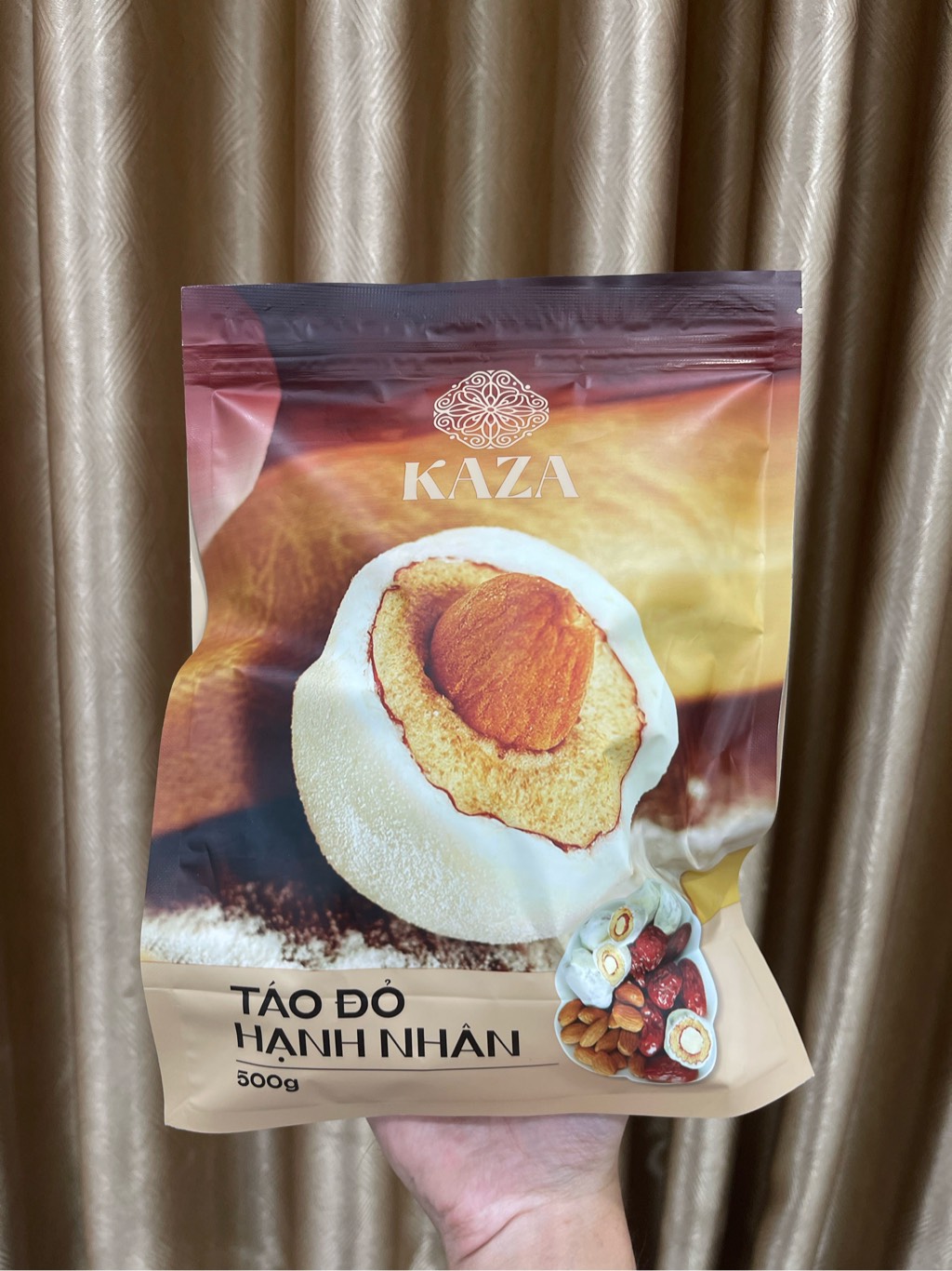 Táo Đỏ Tân Cương - Táo Kẹp Sữa Lạc Đà - Táo Giòn - Táo Hạnh Nhân Kaza Tốt Cho Tim Mạch, Cải Thiện Giấc Ngủ Túi 1kg (Hàng Công Ty)