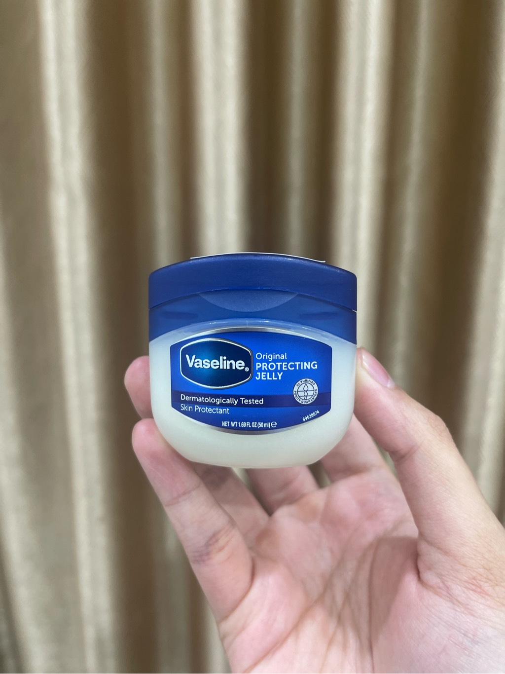 d55 - Kem dưỡng đa năng cấp ẩm chống nẻ Vaseline  50ml
