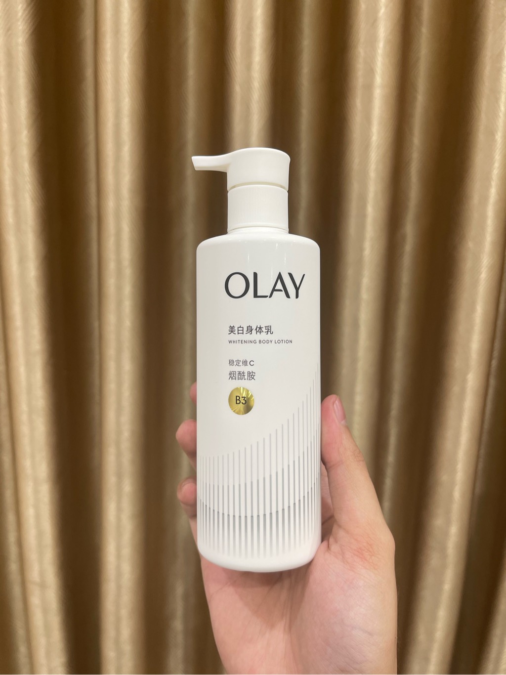 Sữa Dưỡng Thể Olay body B3 + vitamin C optic glow radiance dưỡng trắng toàn thân 250ml