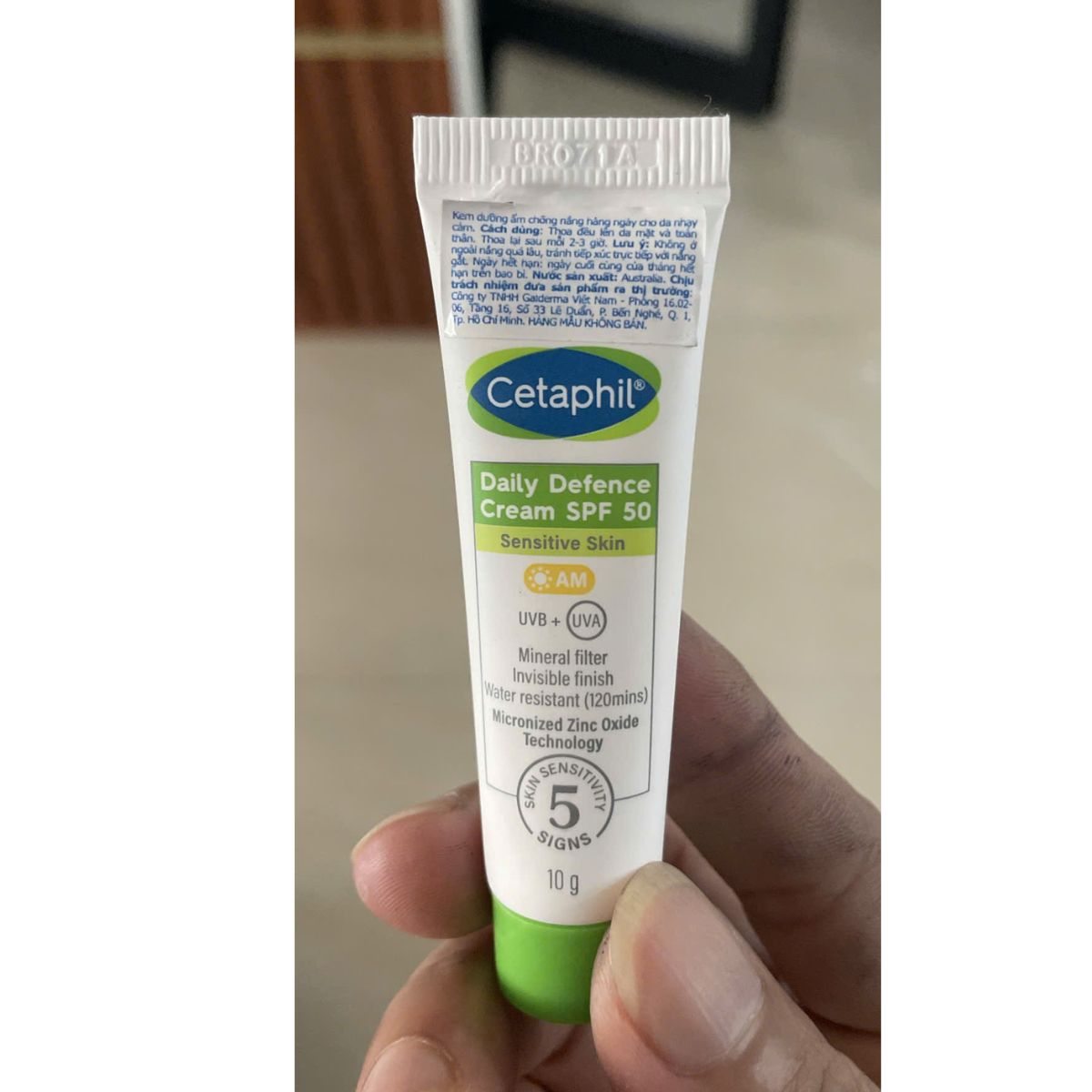 Kem chống nắng Cetaphil dưỡng ẩm 2in1 Cetaphil Daily Defense Cream SPF50 10gram