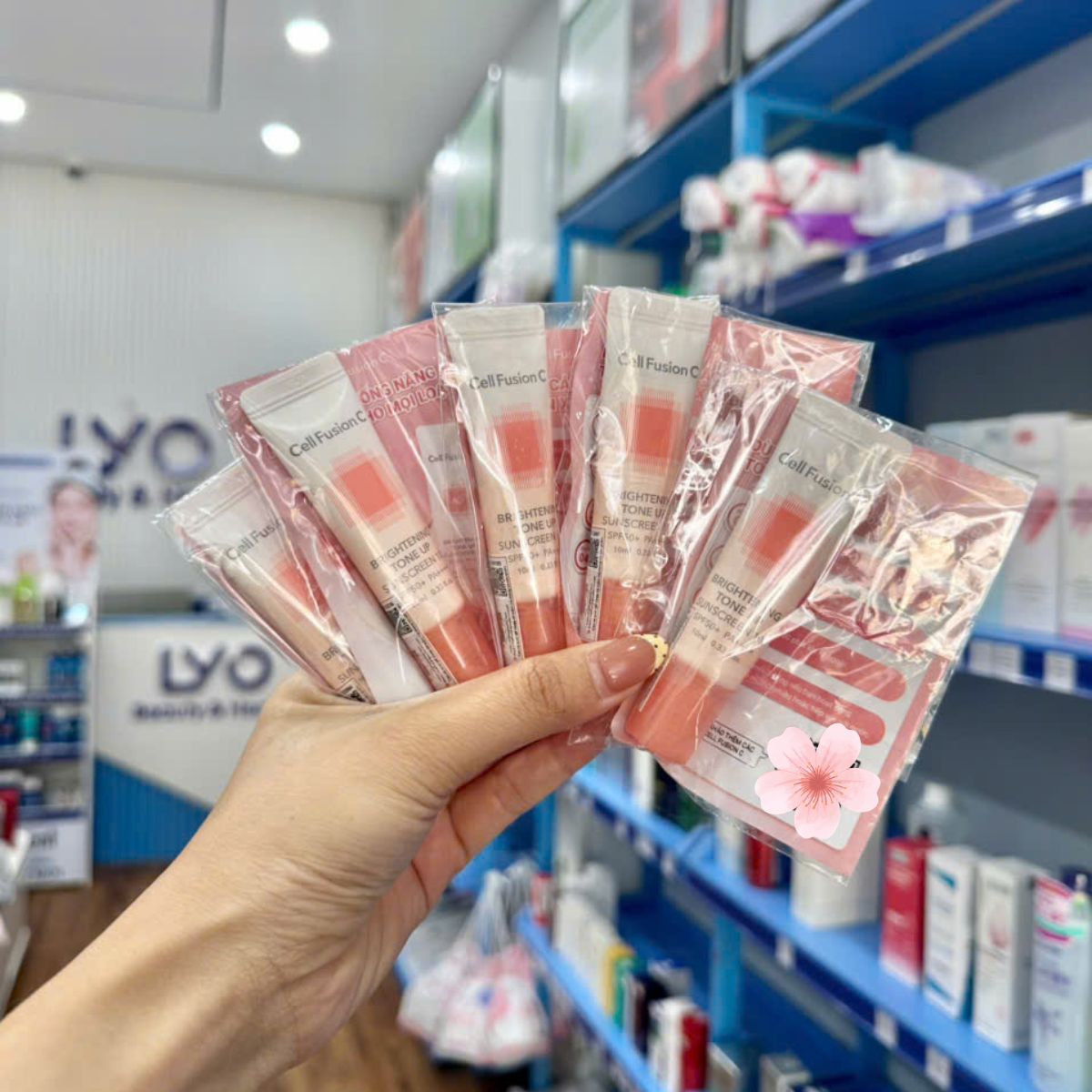 a124 - [Mini Size 10ml] Kem Chống Nắng Cell Fusion C Nâng Tông Brightening Tone Up và Aqua Tone Up 10ml LYO