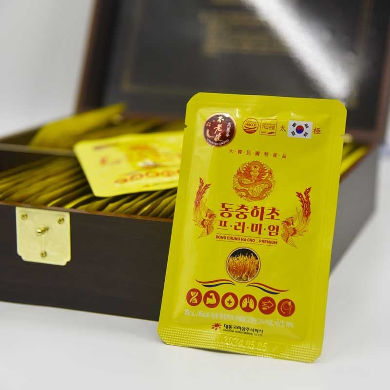 Nước Đông Trùng Hạ Thảo Daedong Ginseng Hàn Quốc, Tăng Cường Sức Khoẻ Hộp Gỗ (60 Gói x 30ml) LYO