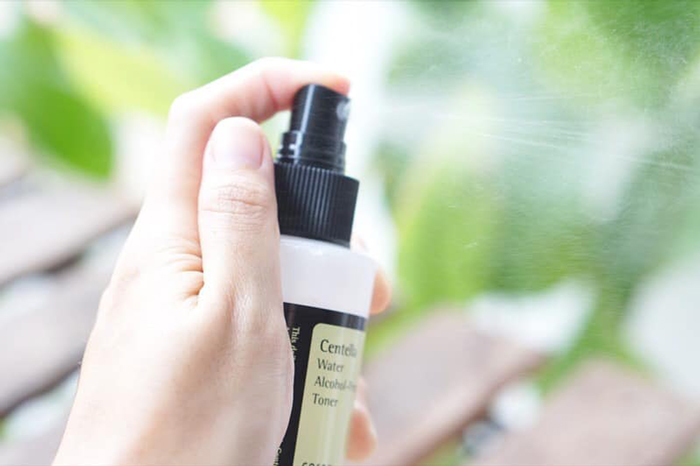 Nước Hoa Hồng Rau Má Không Cồn Cosrx Centella Water Alcohol-Free Toner Dạng Xịt 150ml