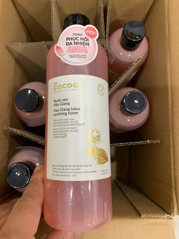 Nước Sen Hậu Giang Giúp Phục Hồi & Làm Dịu Da Cocoon Lotus Soothing Toner 500ml