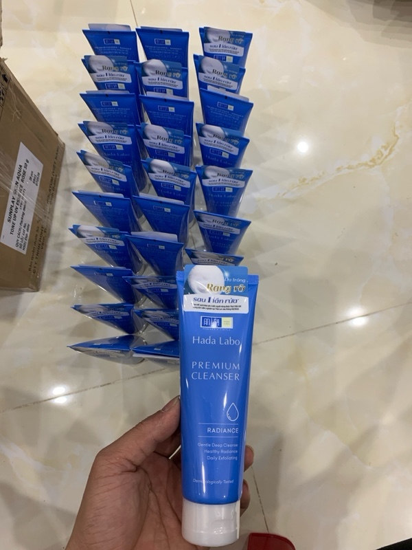 Sữa Rửa Mặt Hada Labo dòng cao cấp mới Premium 100g
