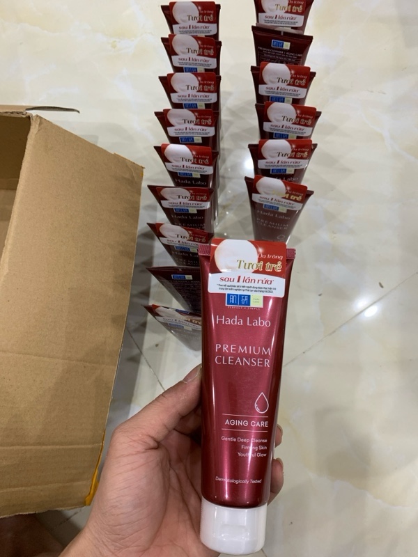 Sữa Rửa Mặt Hada Labo dòng cao cấp mới Premium 100g