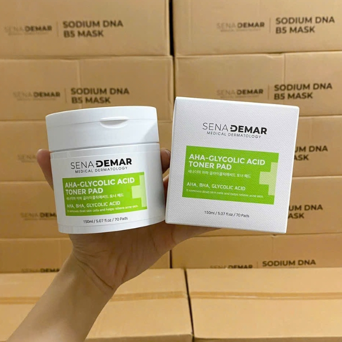 Nước Hoa Hồng Dưỡng Ẩm, Tẩy Tế Bào Chết, Giảm Mụn SenaDemar AHA-Glycolic Acid Toner Pad Hàn Quốc 70 miếng