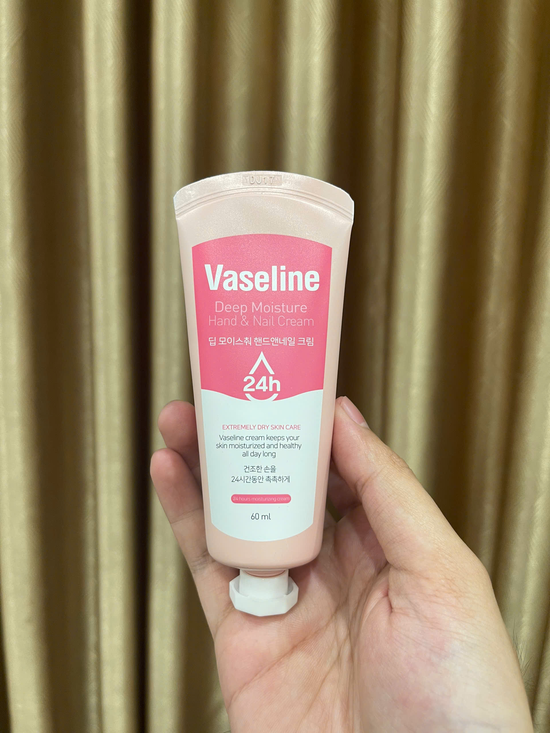 Kem Dưỡng Da Tay - Móng & Da Chân Vaseline 24h Deep Moisture Hand & Nail / Foot Cream 60ml