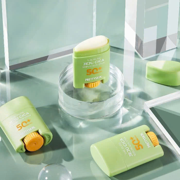 Kem Chống Nắng Rau Má Phổ Rộng Dạng Lăn Pretty Skin The Pure Jeju Cica Sebum Sun Stick 50+ PA++++ Prettyskin Bảo Vệ Da