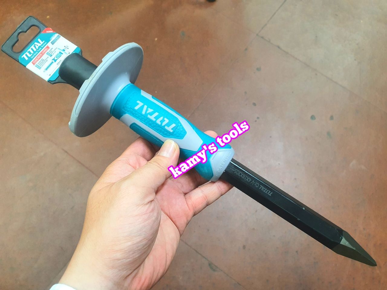 Đục bê tông nhọn có tay cầm bảo vệ 305mm đường kính 19mm Total THT4221216