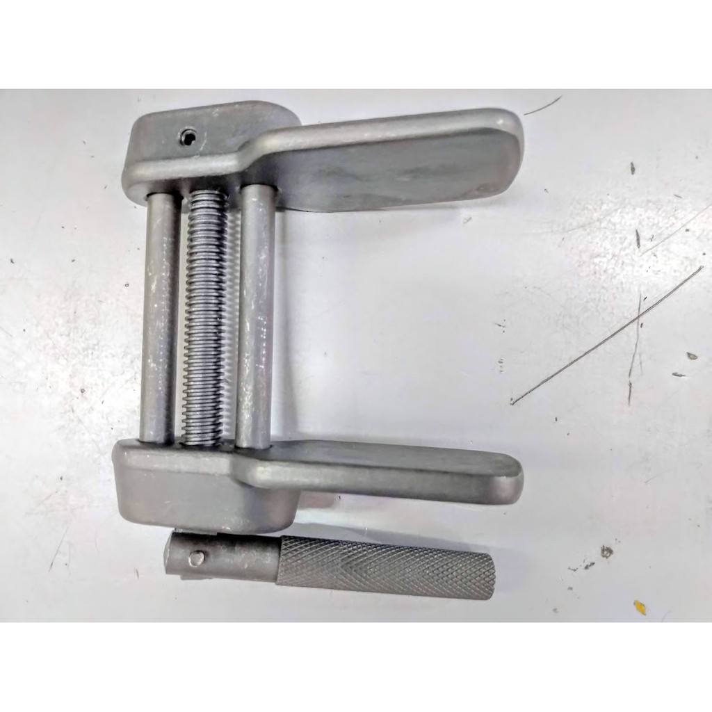 Cảo Tách Ép Piston Phanh Thắng Đĩa Wetools (Cảo Má Phanh Đĩa Thắng, Cảo Ép Piston Phanh Thắng Đĩa)