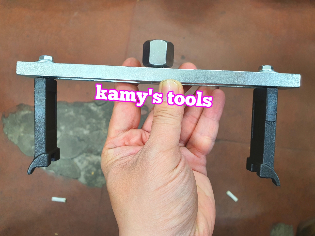 Cảo Vam Tháo Mở Nắp Bình Xăng 2 chấu