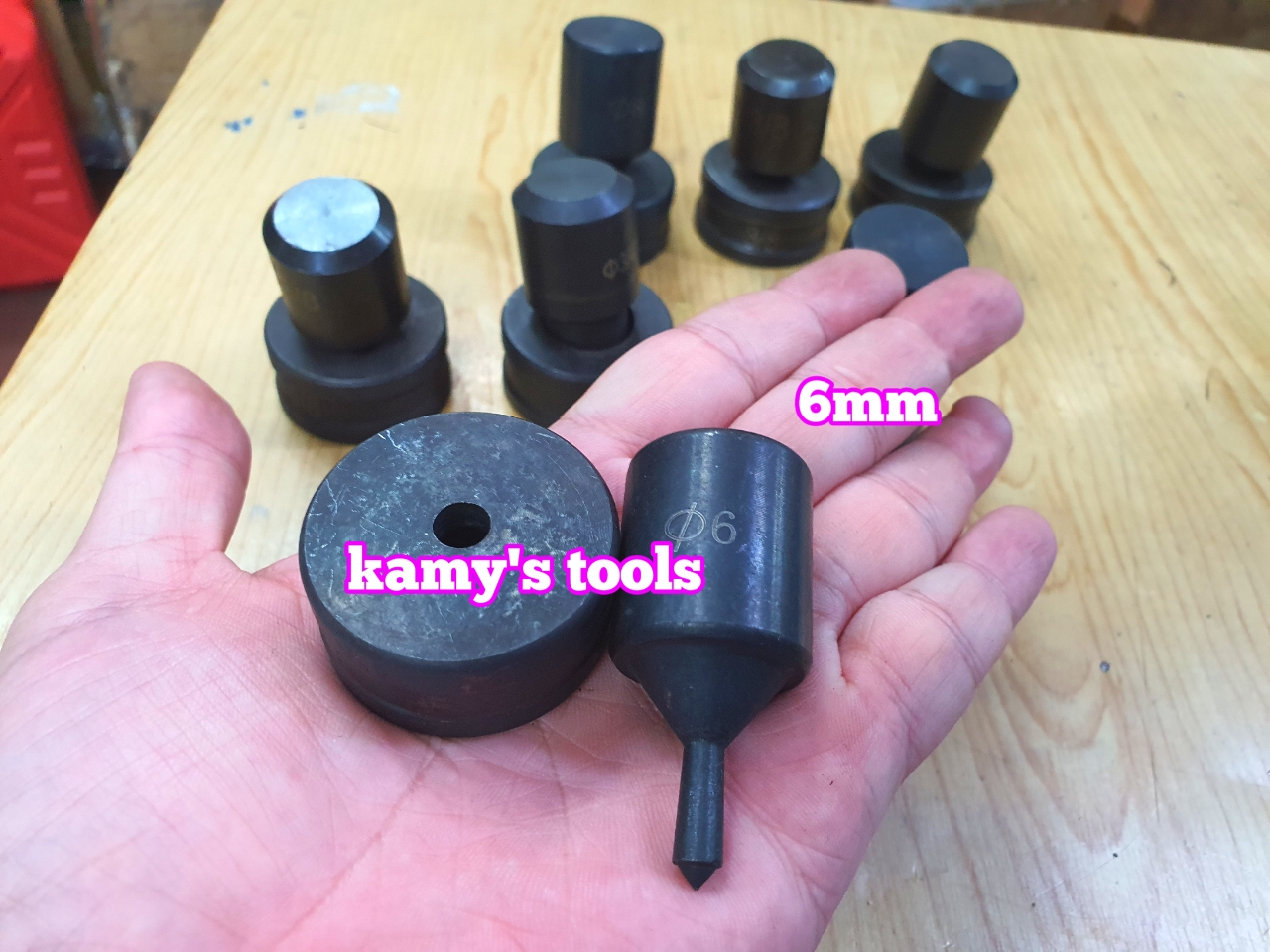 Khuôn đột lỗ mũi đột lỗ sắt V, thanh đồng cái dùng máy đột lỗ thủy lực CH-70 HHM-70 (bán lẻ 1 bộ)