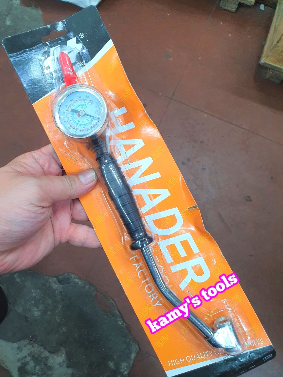 Tay bơm lốp xe ô tô, xe tải, xe máy có đồng hồ đầu cong và tay bơm lốp xe xoáy ti van quay kim vòi có đồng hồ loại thẳng