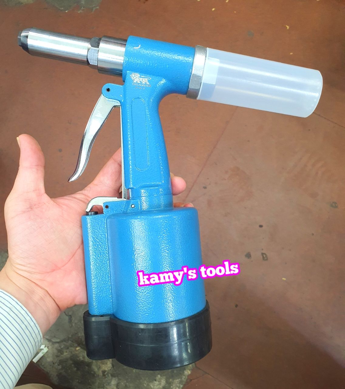 Kìm rút đinh tán bằng hơi khí nén loại đứng