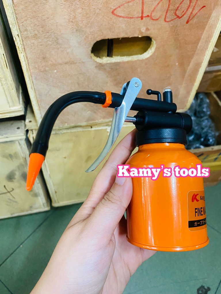 Bình xịt dầu nhớt vòi mềm 250gr Kapusi vòi mềm điều chỉnh được K-1051