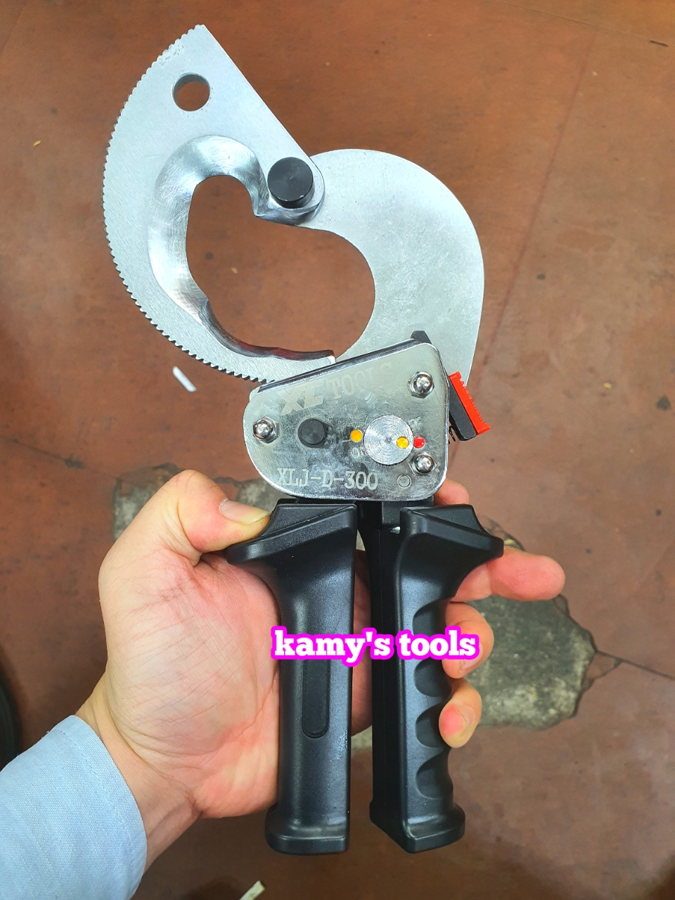 Kìm cắt cáp nhông XLJ-D-300 cắt đồng nhôm 300mm2 dài 235mm