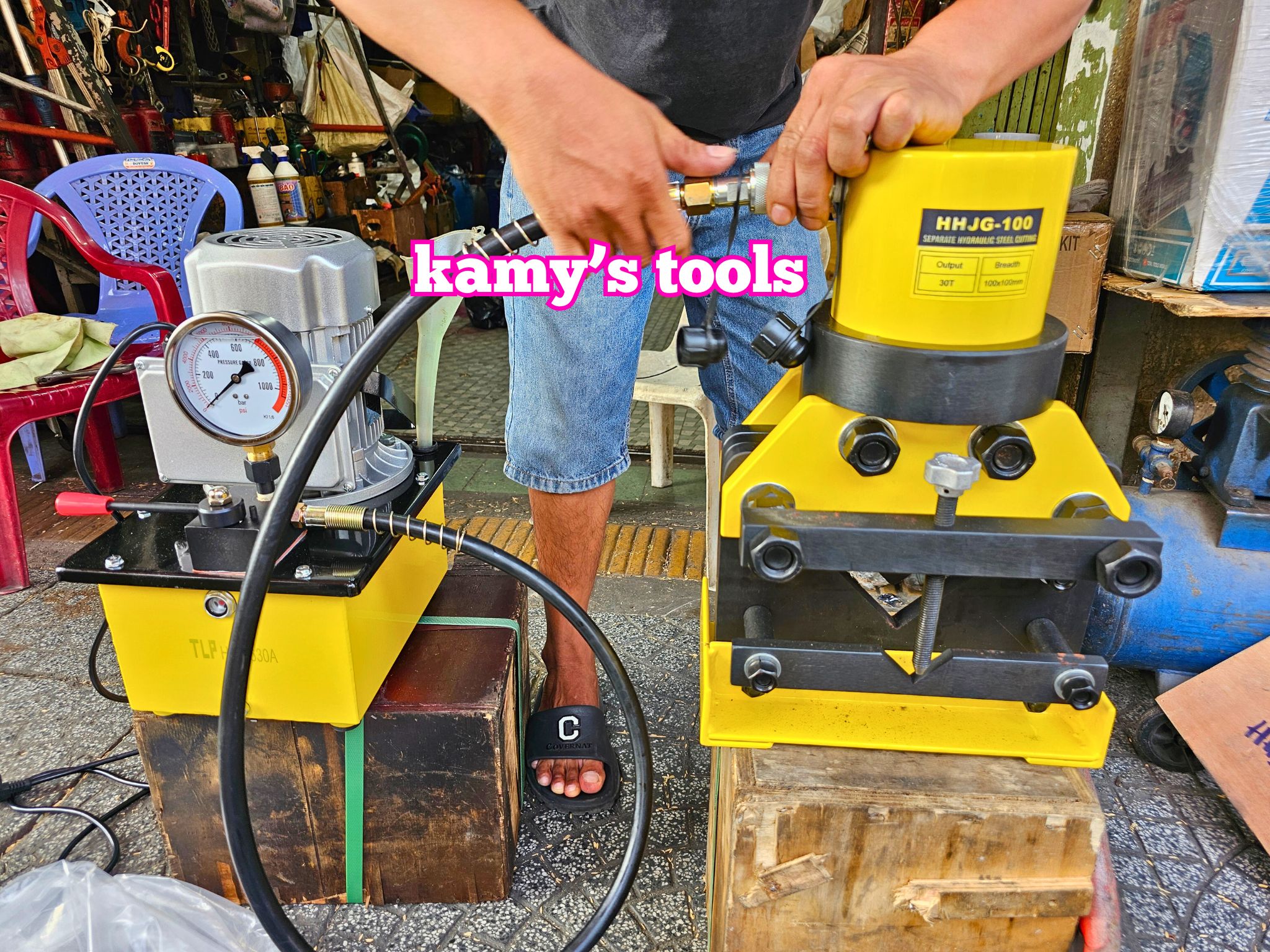 Máy cắt sắt thép V thủy lực 100x100mm TLP 55 tấn HHJG-100