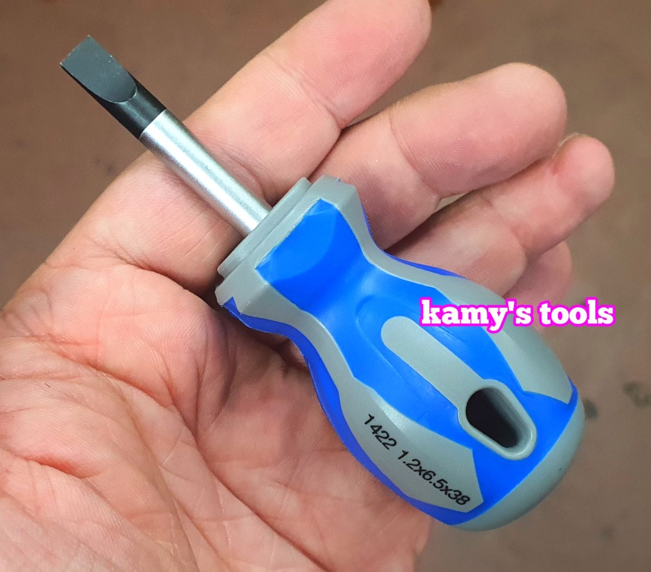 Tua vít dẹp lùn cán cao su Kingtony 6.5mm dài 38mm model 14226514