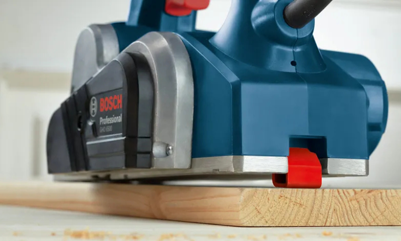Cụm núm tinh chỉnh độ sâu cắt tối đa 2.6mm trên Bosch GHO 6500