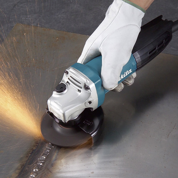 Máy mài cầm tay Makita GA4031 dễ dàng sử dụng