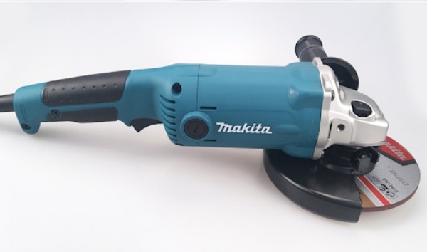 Máy cắt sắt cầm tay Makita