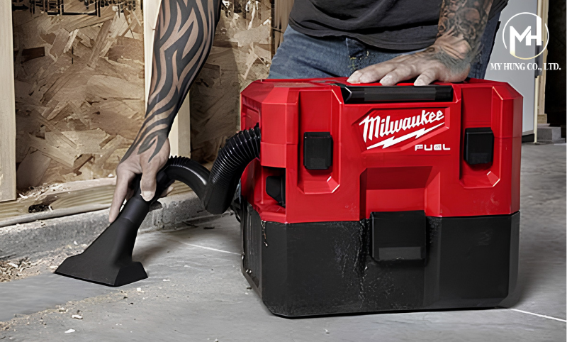 may-hut-bui-kho-va-uot-milwaukee-m12-fvcl-3