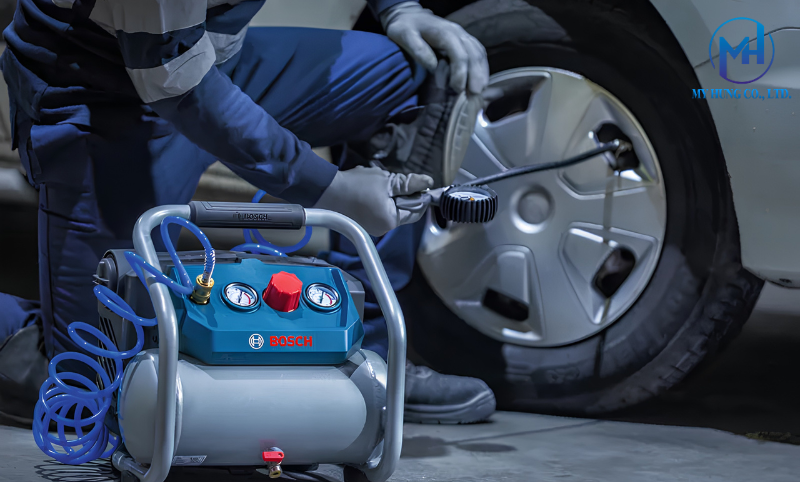 Thao tác xả nước ngưng tụ bảo trì bình chứa máy nén khí Bosch GKO18V-51