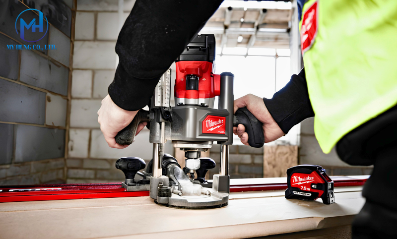 may-phay-cam-tay-milwaukee-m18-fr12-0b0-than-may-le