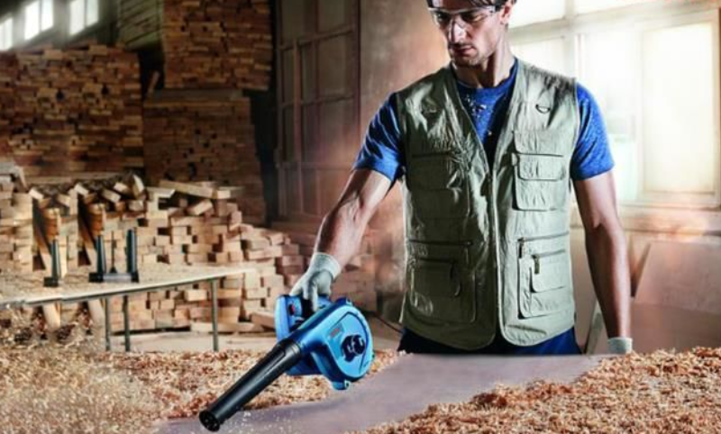 Hướng dẫn sử dụng máy thổi bụi Bosch GBL 620 an toàn