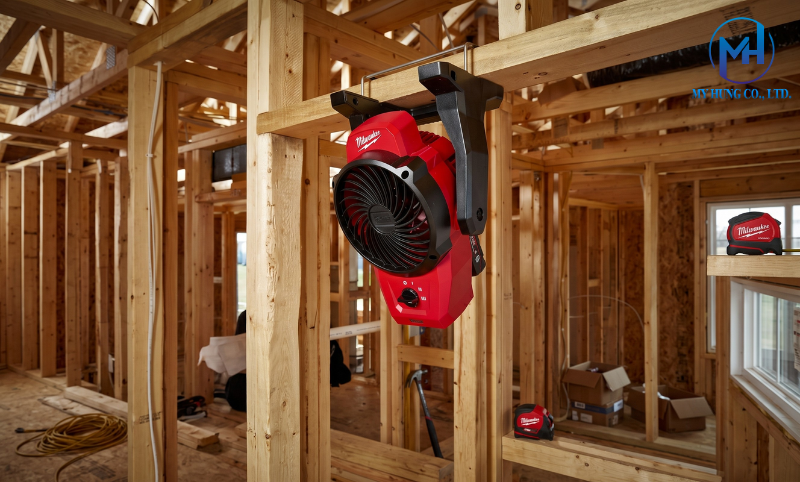 quat-dung-pin-12v-milwaukee-m12-af-0-2