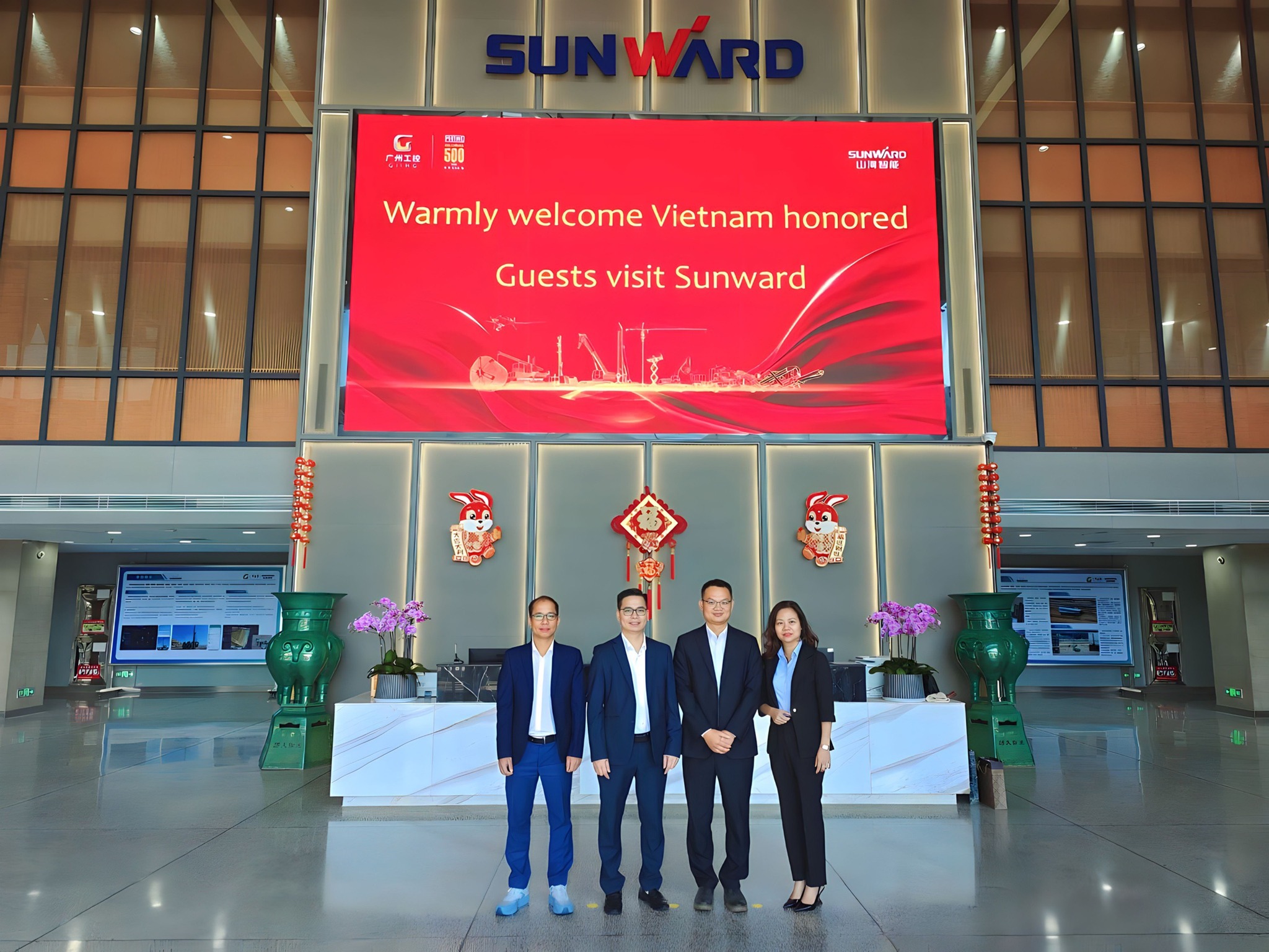 Tham quan nhà máy sản xuất máy xây dựng SUNWARD tại Trung Quốc