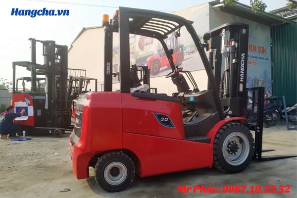 xe-nang-dien-3-tan-2