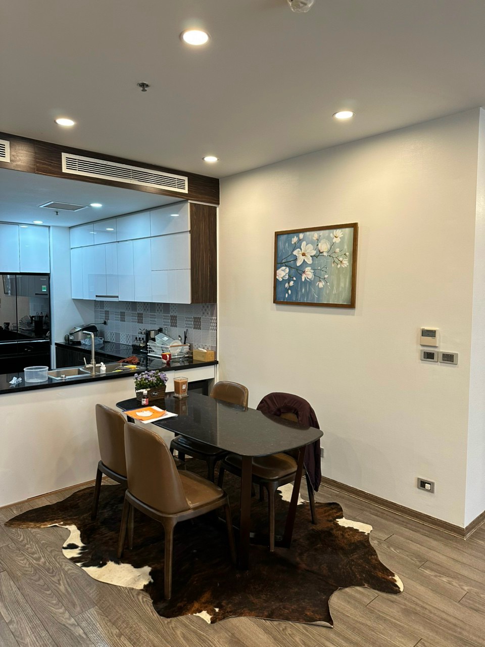 Thi công giấy dán Hàn Quốc công trình T6 Times City